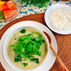 A picture of Delicious Thai-style Soup Curry with Shiitake Powder.