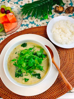 A picture of Delicious Thai-style Soup Curry with Shiitake Powder.