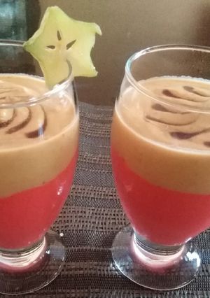 Una foto de Postre de lúcuma y gelatina con leche👍🇵🇪