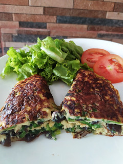 Foto resep Omelette Bayam Jamur Kuping - MPASI 12m+