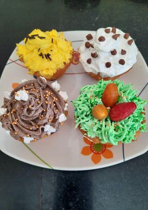 A picture of Easter cup cakes.