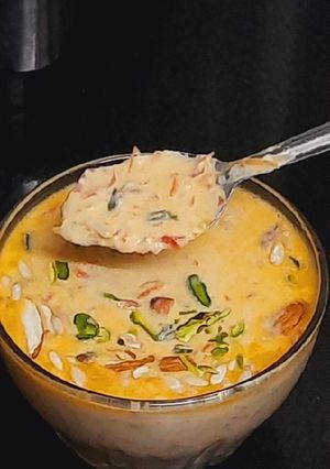 गाजर की खीर (gajar ki kheer recipe in Hindi) रेसिपी मुख्य फोटो