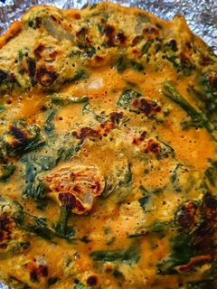 बेसन पालक का चीला (Besan palak ka cheela recipe in hindi) रेसिपी मुख्य फोटो