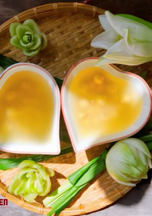 Hình của món Chè hạt sen đường phèn.