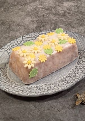 A picture of ★ Decorate your cake with plastic chocolates ★.