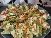 Une photo de feuilles salade verte