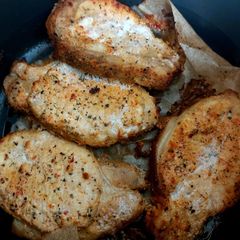 A picture of Spanish Seasoned Pork Loin Steaks.
