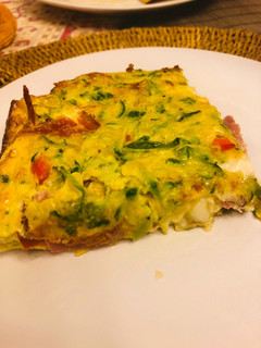 Una foto de Tortilla de Zapallitos rellena con J y Muzzarella al horno - también Keto
