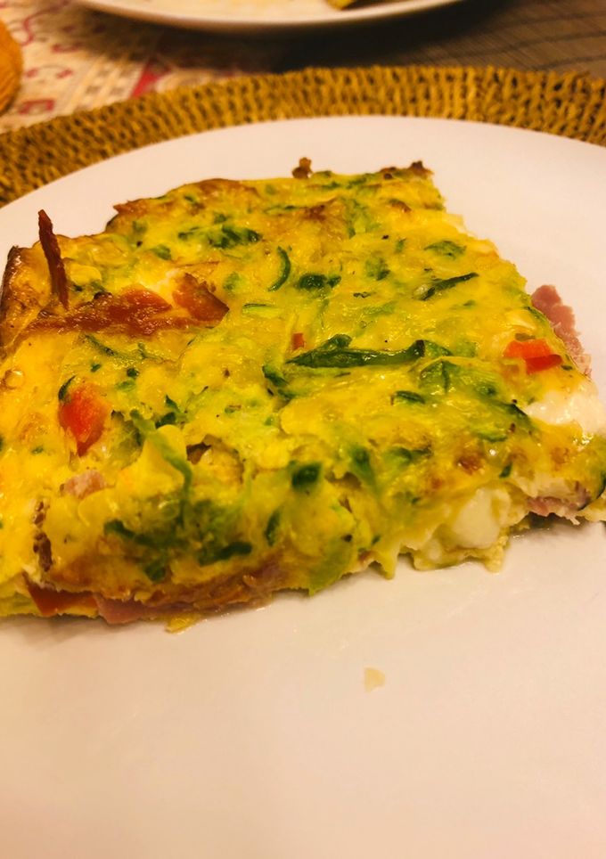 Una foto de Tortilla de Zapallitos rellena con J y Muzzarella al horno - también Keto