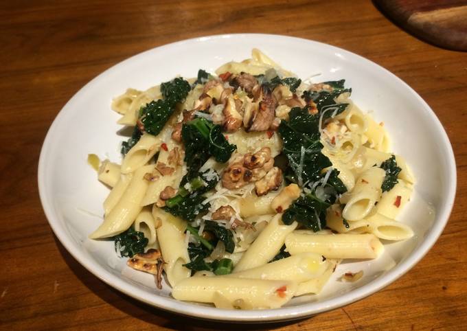 Kale, walnut and anchovy pasta Recipe by Thanh - Cookpad