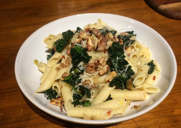 Kale, walnut and anchovy pasta