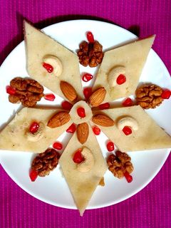 সুজির বরফি (soojir barfi recipe in Bengali) রেসিপির প্রধান ছবি