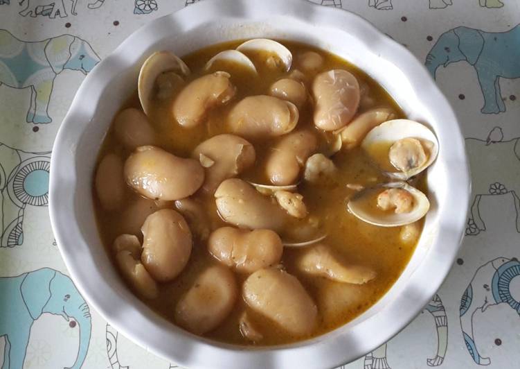 Judiones con almejas y gambas
