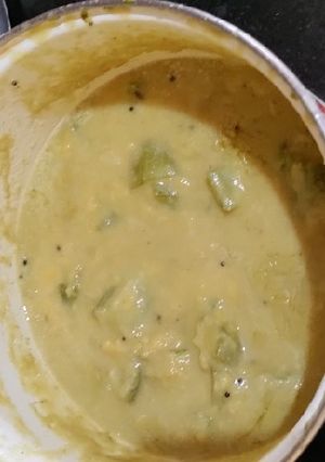 A picture of Ridge gourd curry.
