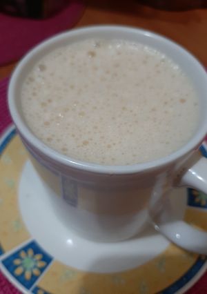 Una foto de Algarrobina batida con leche