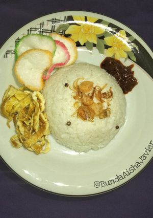Foto resep Nasi Uduk Rice Cooker