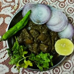 A picture of Mushroom in green curry.