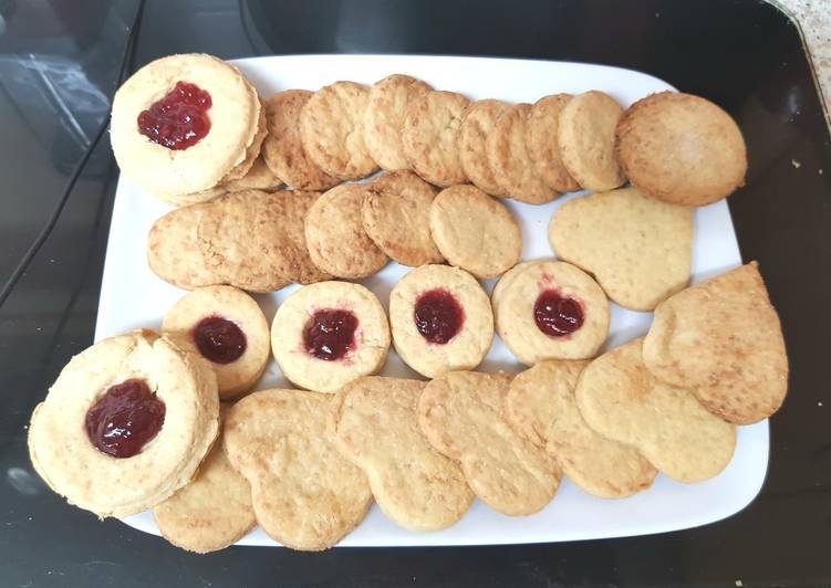 My Shortbread Buscuits some with Raspberry Jam. π