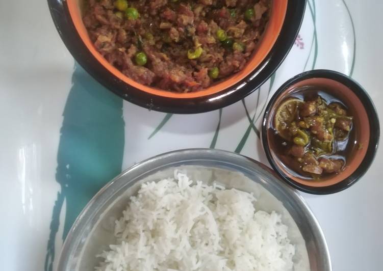 Step-by-Step Guide to Prepare Super Quick Homemade Mutton mince with peas.(Qeema Mattar)fry