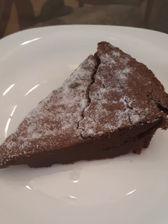 Easy Steps Prepare Recipes 4 ingredient chocolate cake the Delicious So Delicious.