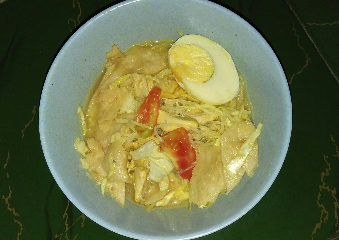 Soto ayam kuah kuning