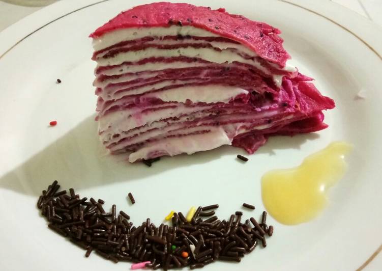 Resep Cake Crepes Buah Naga yang Bikin Ngiler
