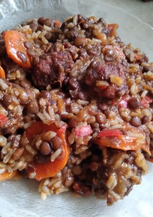 Una foto de Guiso de lentejas con albondiguitas de chorizo