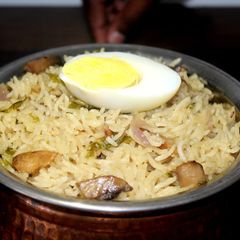 A picture of Mushroom Mint Pulao.