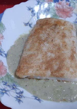 Una foto de Merluza con crema de Cabrales (aprovechamiento)