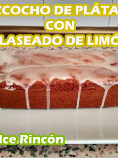 Una foto de ⭐Bizcocho de plátano con glaseado de limón 🍌👌
