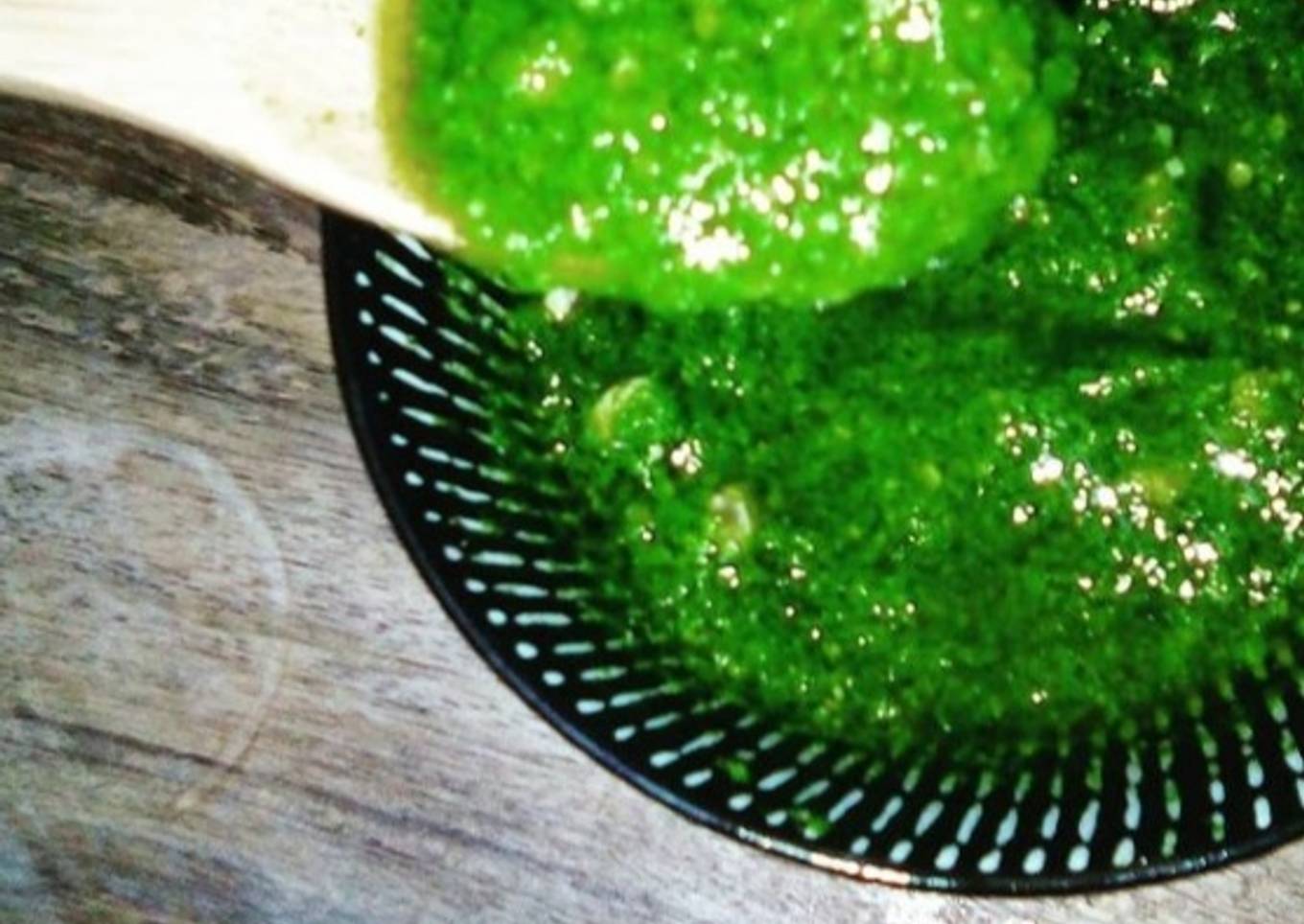 Pesto zéro déchet aux fanes de radis