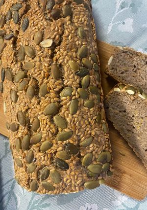 Una foto de Pan con Harina de Chufa y pipas de calabaza sin levadura. (Versión Salada) #semana gluten free
