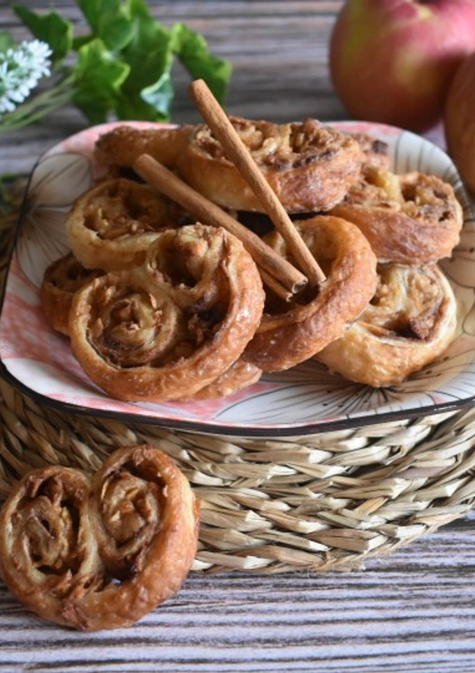 Una foto de Palmeritas de hojaldre, manzana y canela