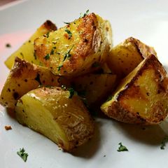 A picture of Roasted Yellow Potatoes.