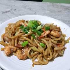 A picture of Seafood yakiudon #alaala.