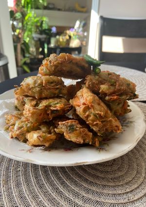 A picture of Bala-bala or Bakwan or Pia-pia aka: Vegetable Fritters.
