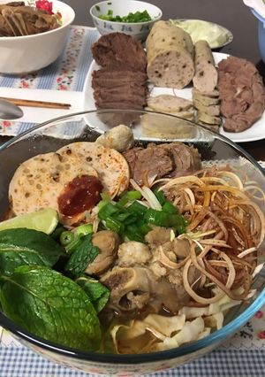 A picture of Bún bò (Vietnamese Beef Noodle Soup).