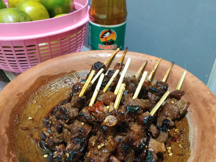 Bagaimana Membuat Sate daging sapi sambel kecap yang Enak Banget