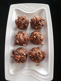 A picture of Oatmeal banana muffins.