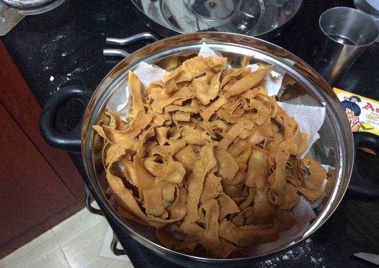 Ribbon pakoda