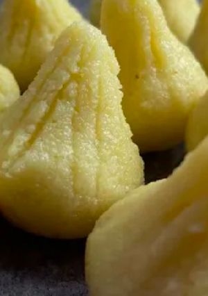 A picture of Modak.
