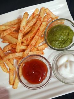 फ्रेंच फ्राई (French fry recipe in Hindi) रेसिपी मुख्य फोटो