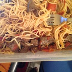 A picture of Stewed liver with noodles.