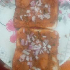 A picture of Potato veggi sandwich.