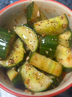 Una foto de Kimchi de pepino