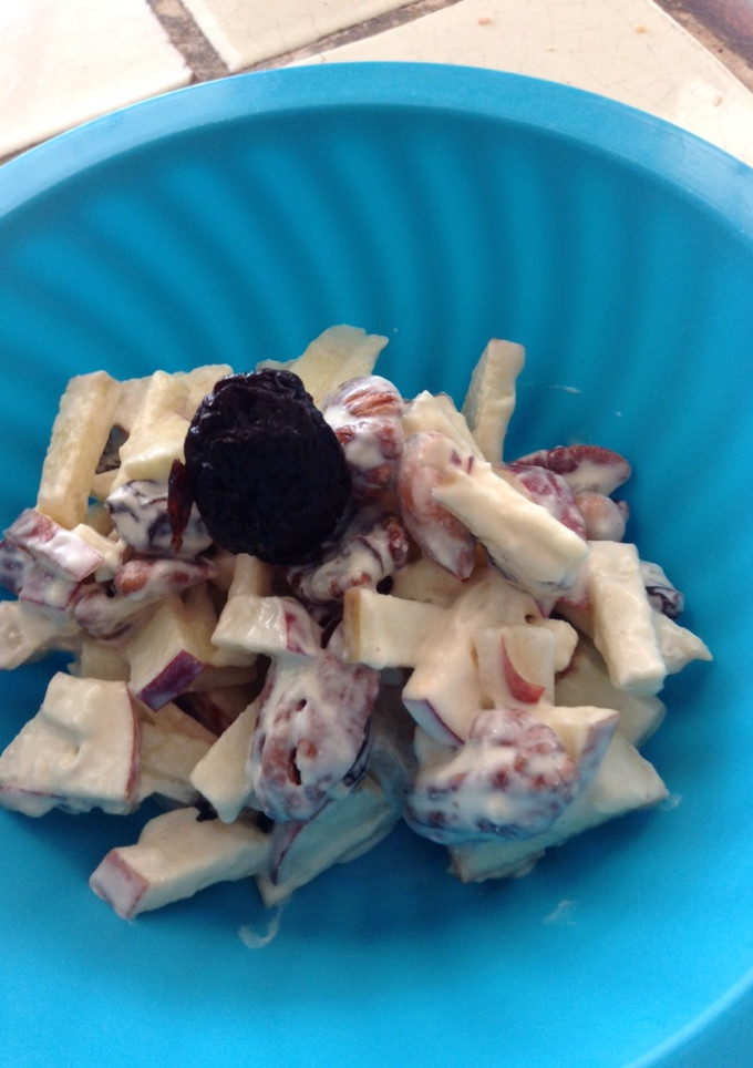 Una foto de Ensalada dulce manzana navideña
