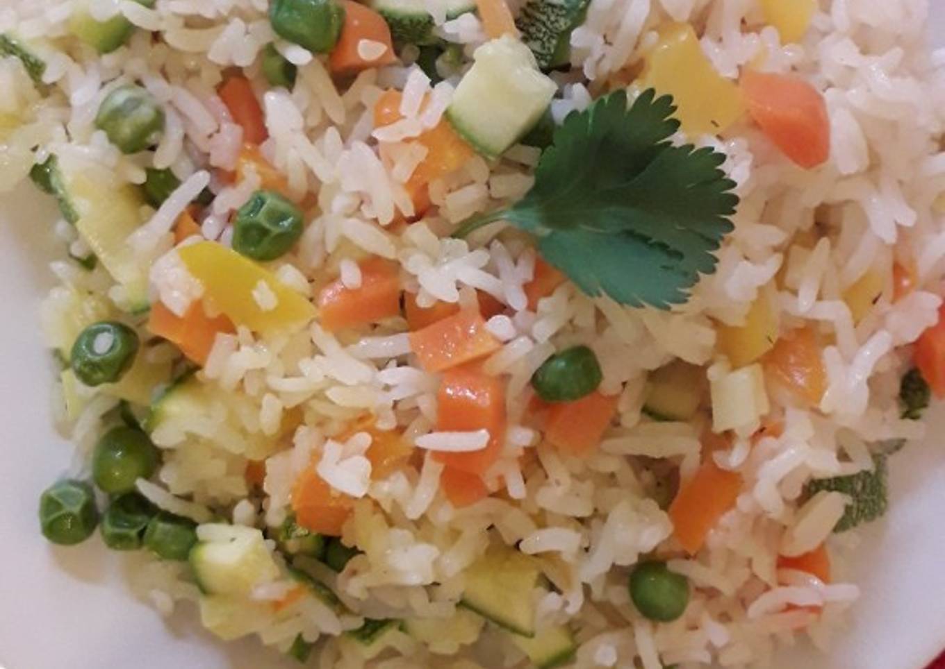 Arroz blanco con verduras