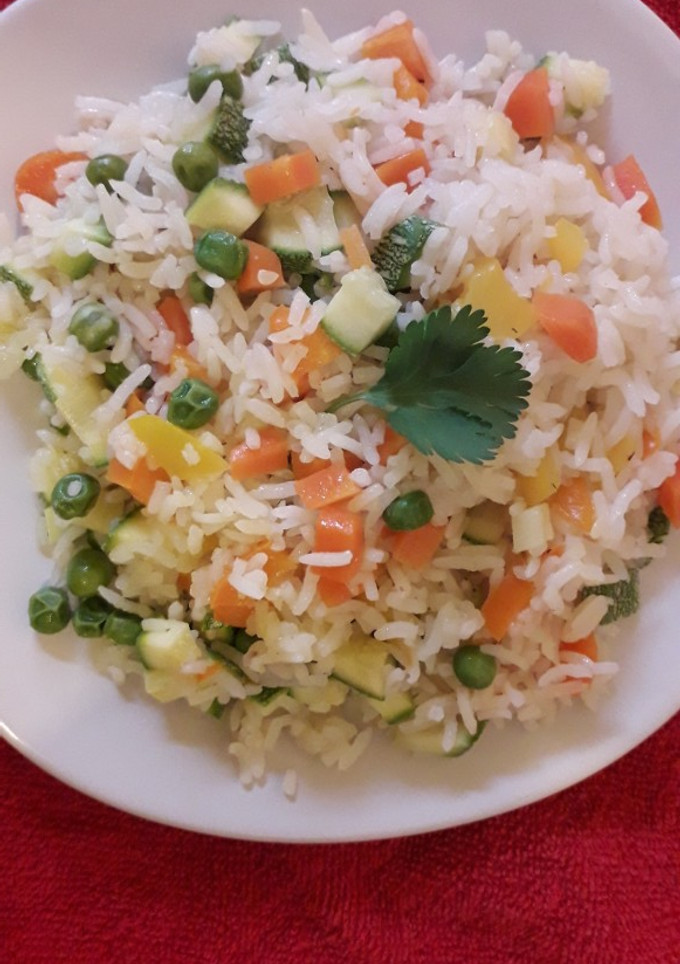 Una foto de Arroz blanco con verduras