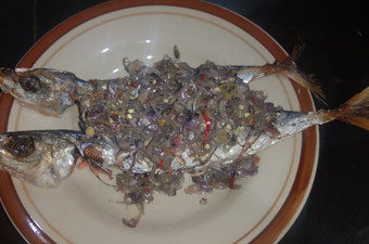Cara Membuat Ikan bakar sambal matah Yang Enak Sekali