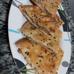 A picture of Kheema naan.